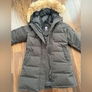 Canada Goose Shelburne parka petite fit